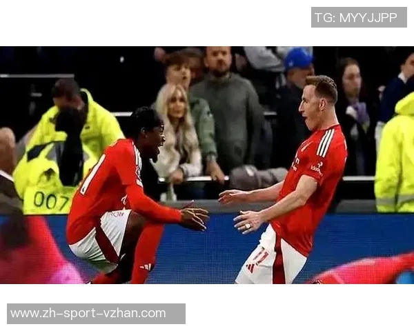 西汉姆联与热刺激战正酣谁能在英超赛场中笑到最后